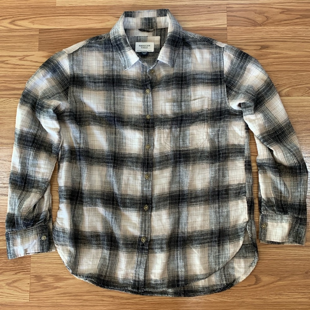 American Eagle women’s XS flannel plaid oversized shirt